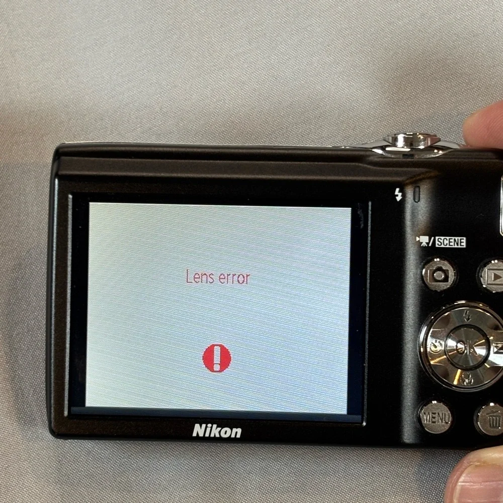 Nikon Coolpix S3000 12MP Digital Camera Purple Parts Only‎